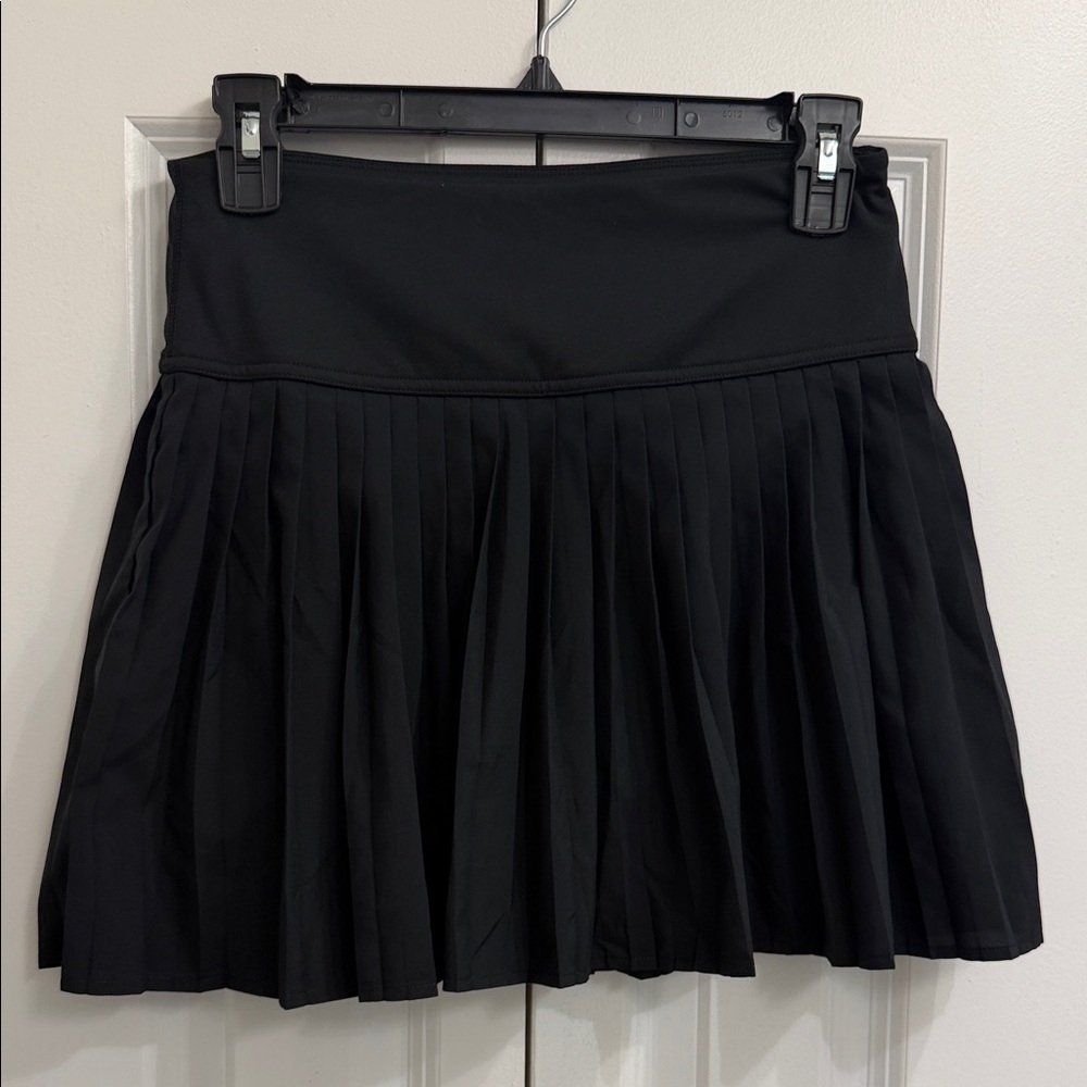 Fabletics Black Pleated WomenSkirt - Classic Tennis Style